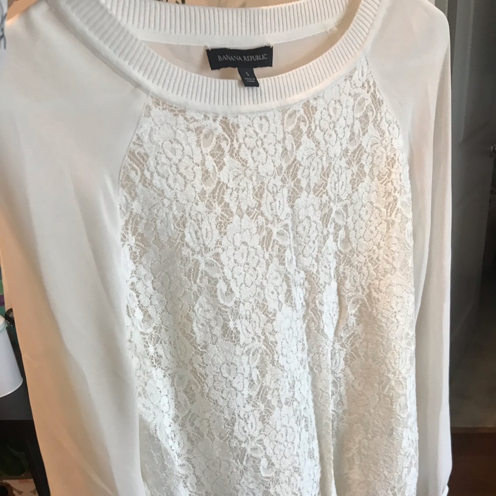 White blouse with lace